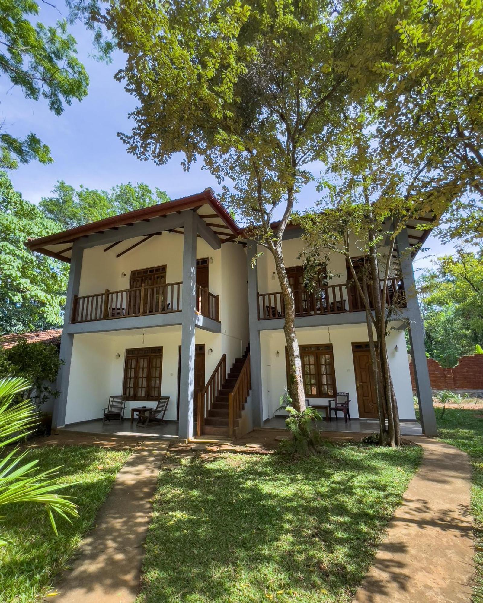 Isanka Lion Lodge Sigiriya Exterior photo
